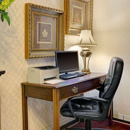 Days Inn & Suites By Wyndham Hickory Extérieur photo