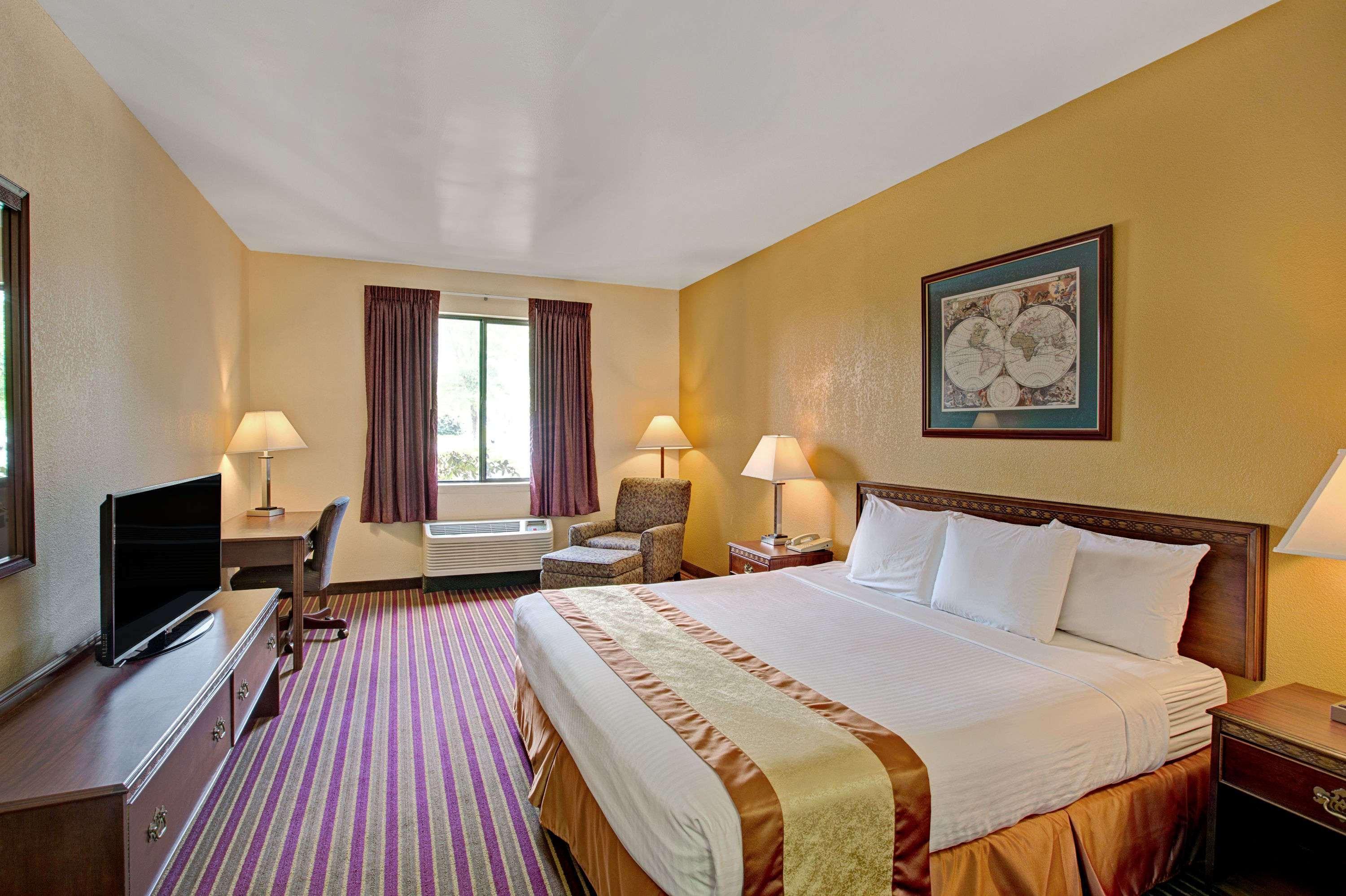 Days Inn & Suites By Wyndham Hickory Extérieur photo