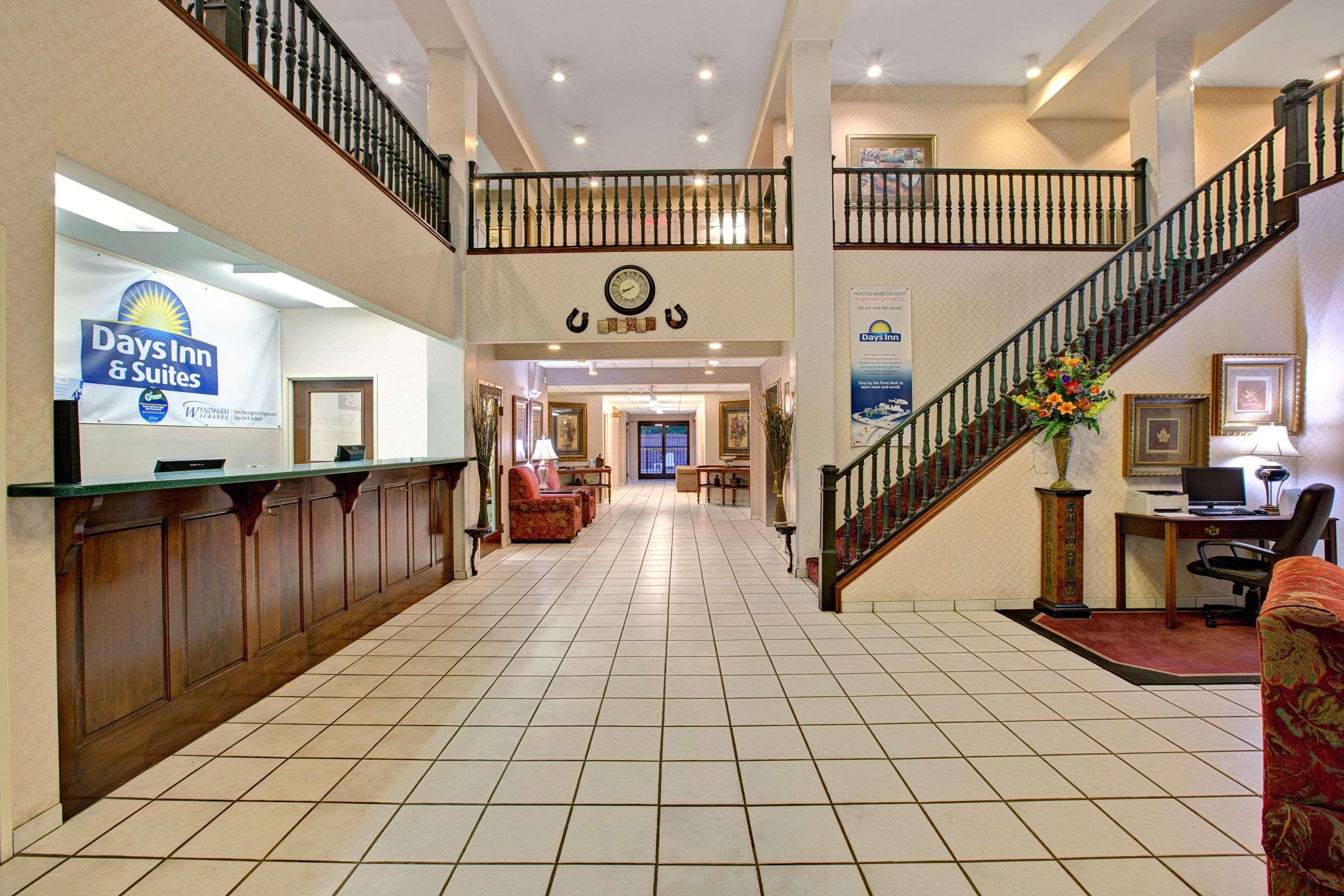 Days Inn & Suites By Wyndham Hickory Extérieur photo