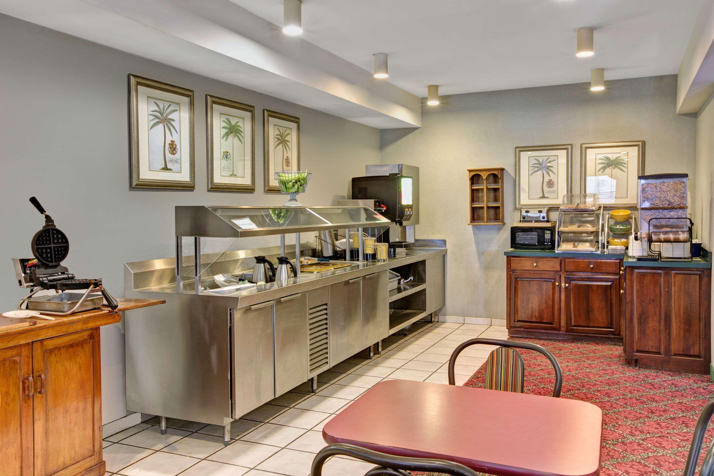Days Inn & Suites By Wyndham Hickory Extérieur photo