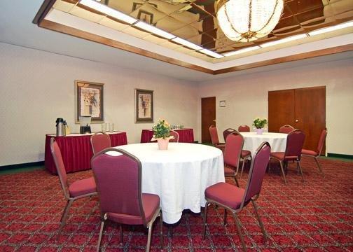 Days Inn & Suites By Wyndham Hickory Extérieur photo