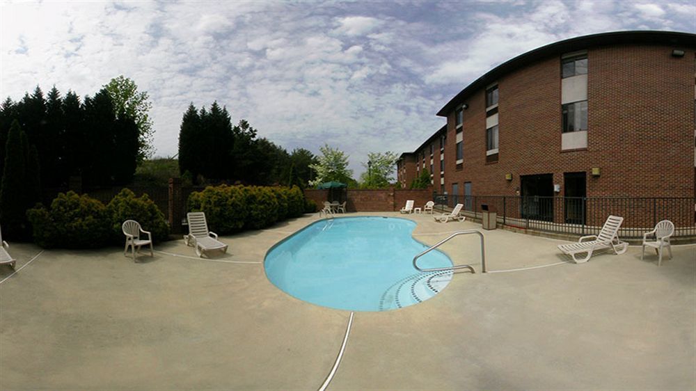 Days Inn & Suites By Wyndham Hickory Extérieur photo
